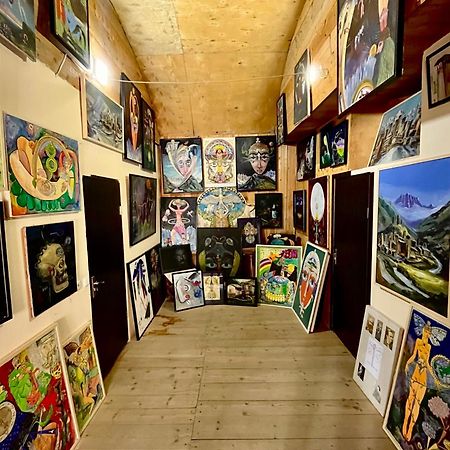 Отель Gamarjoba Guest And Art House Ушгули Экстерьер фото